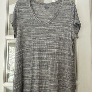 Apt. 9 Women's Gray V-Neck Top